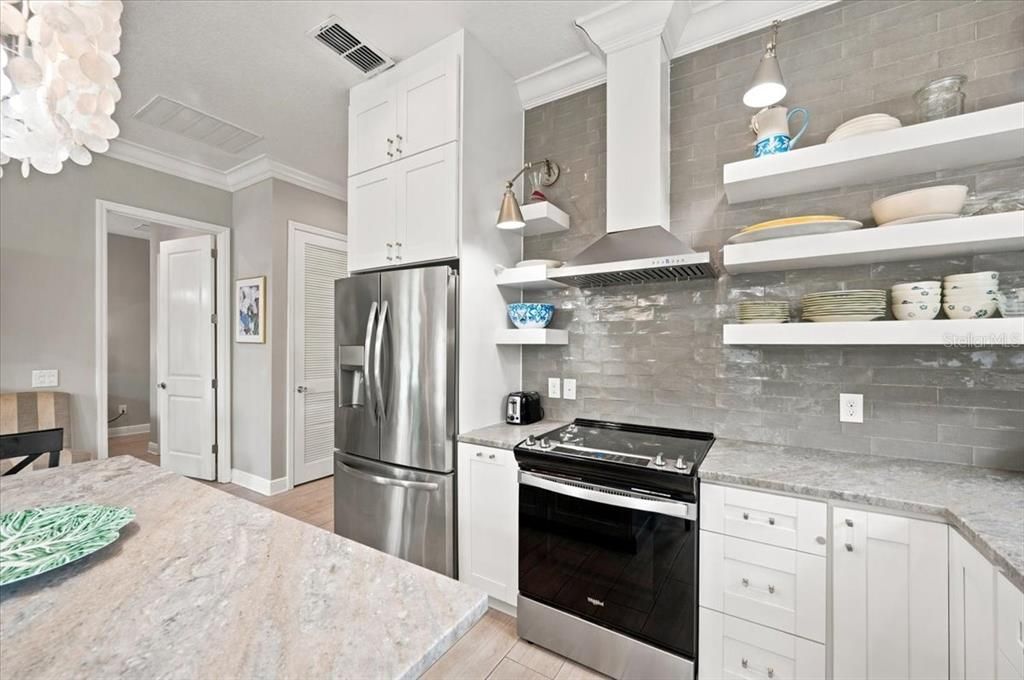 For Sale: $2,950,000 (6 beds, 4 baths, 2688 Square Feet)