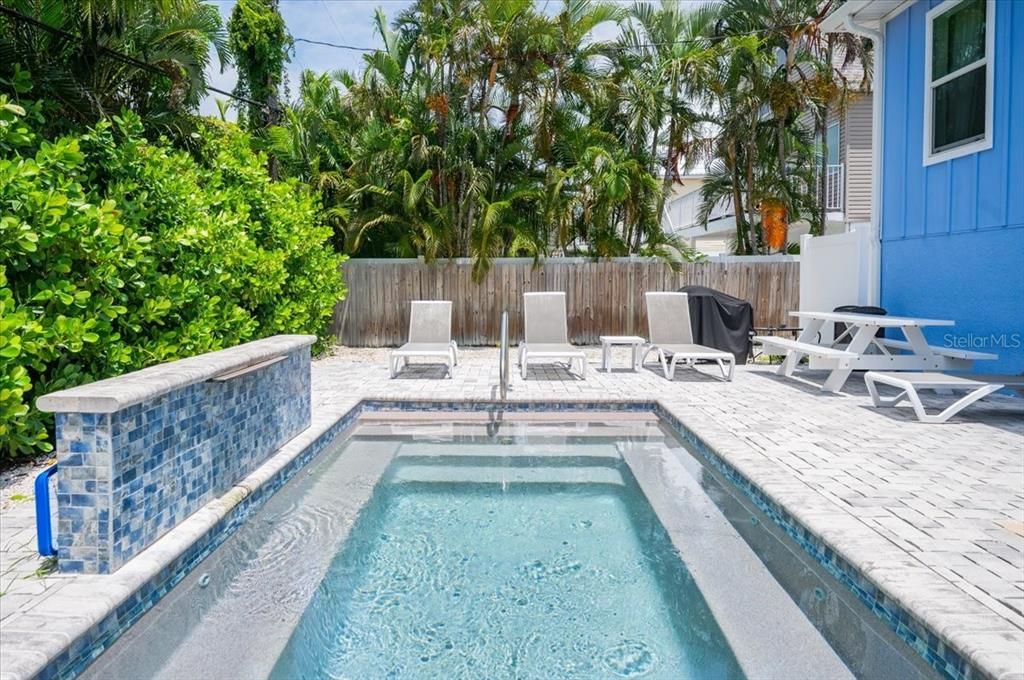 For Sale: $2,950,000 (6 beds, 4 baths, 2688 Square Feet)
