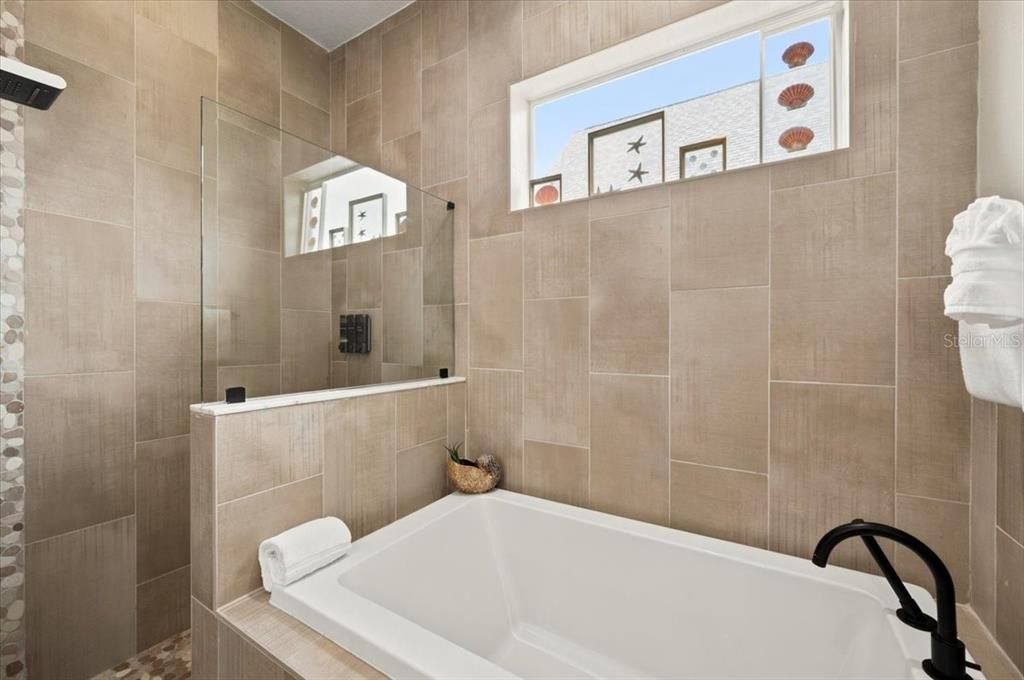For Sale: $2,950,000 (6 beds, 4 baths, 2688 Square Feet)