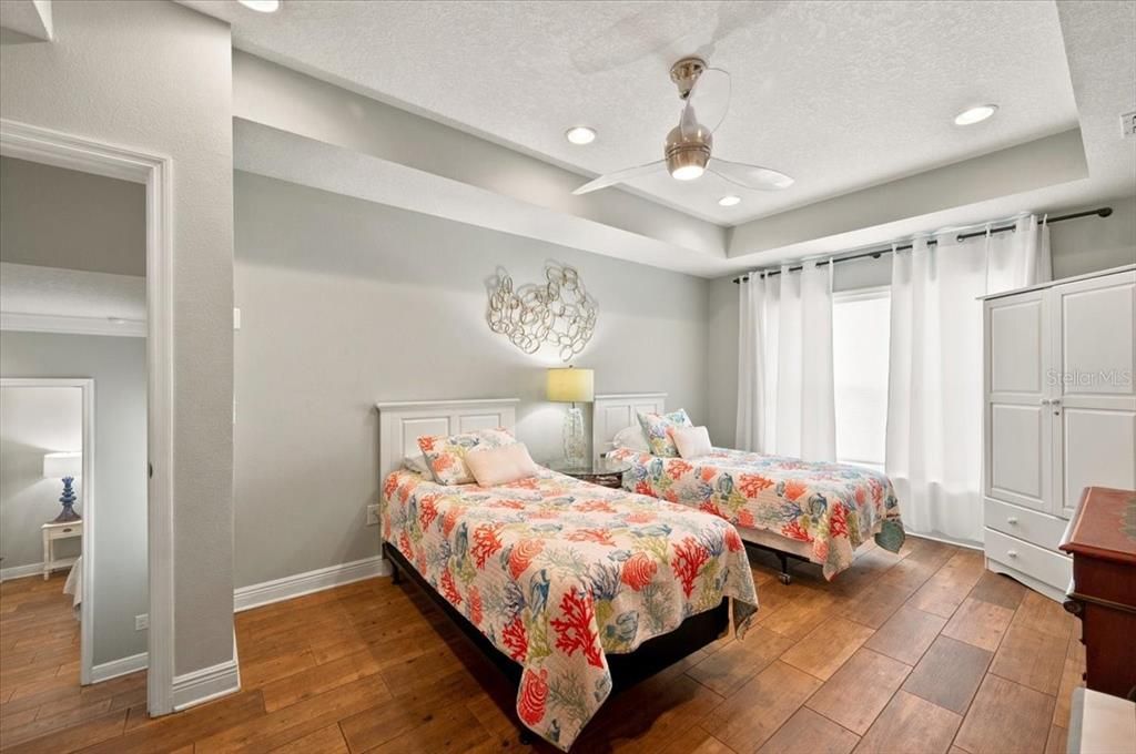 For Sale: $2,950,000 (6 beds, 4 baths, 2688 Square Feet)