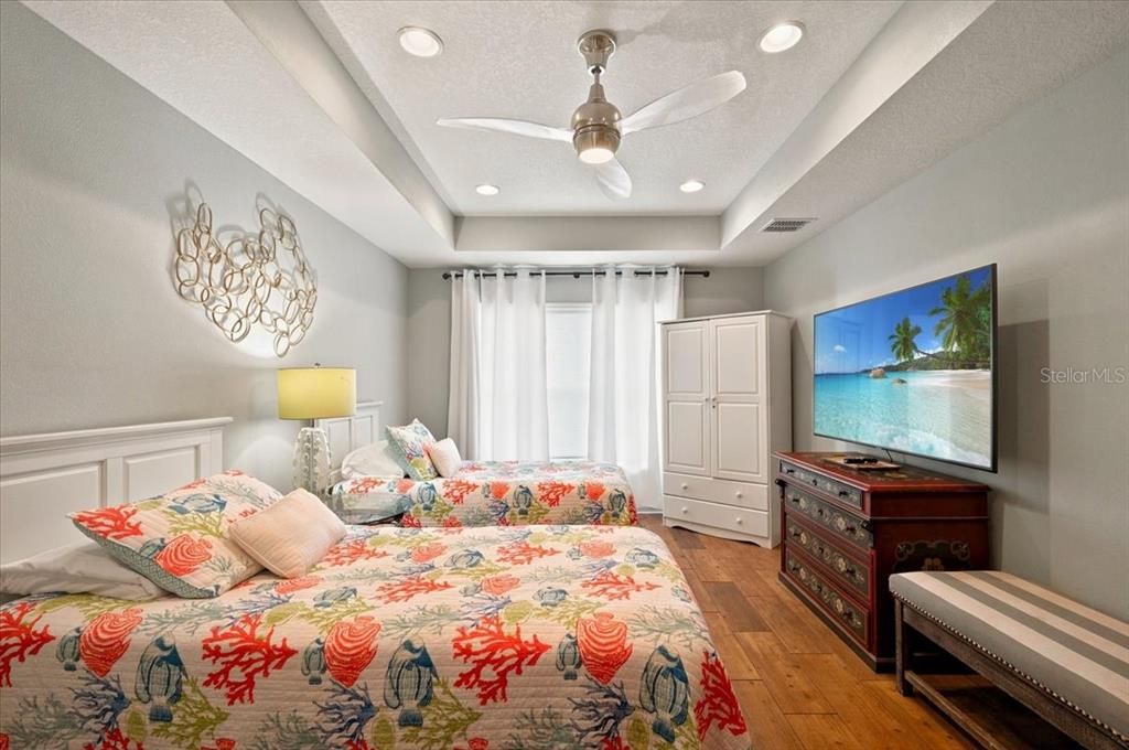 For Sale: $2,950,000 (6 beds, 4 baths, 2688 Square Feet)