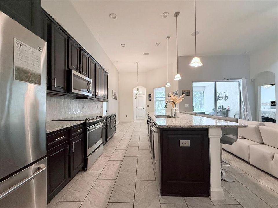 For Rent: $3,000 (4 beds, 3 baths, 2631 Square Feet)
