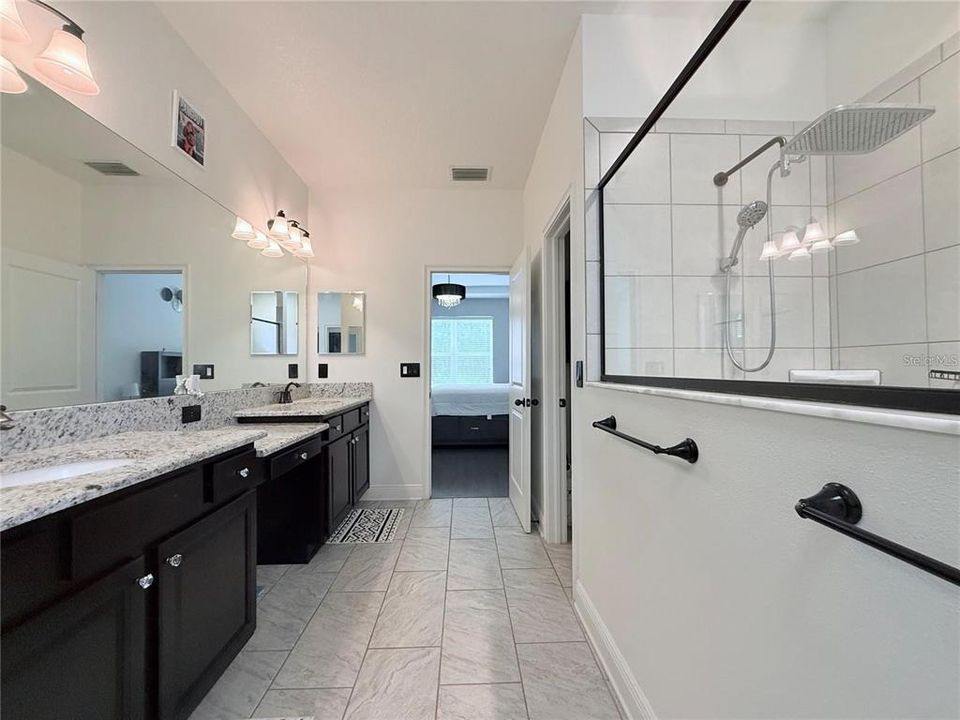 For Rent: $3,000 (4 beds, 3 baths, 2631 Square Feet)