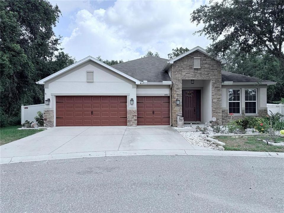 For Rent: $3,000 (4 beds, 3 baths, 2631 Square Feet)