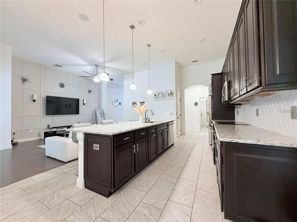 For Rent: $3,000 (4 beds, 3 baths, 2631 Square Feet)