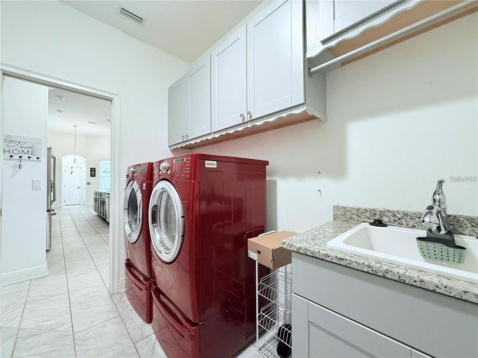 For Rent: $3,000 (4 beds, 3 baths, 2631 Square Feet)