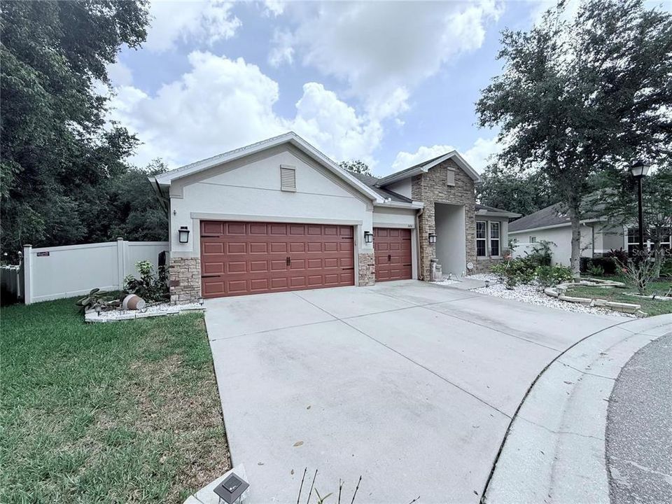 For Rent: $3,000 (4 beds, 3 baths, 2631 Square Feet)
