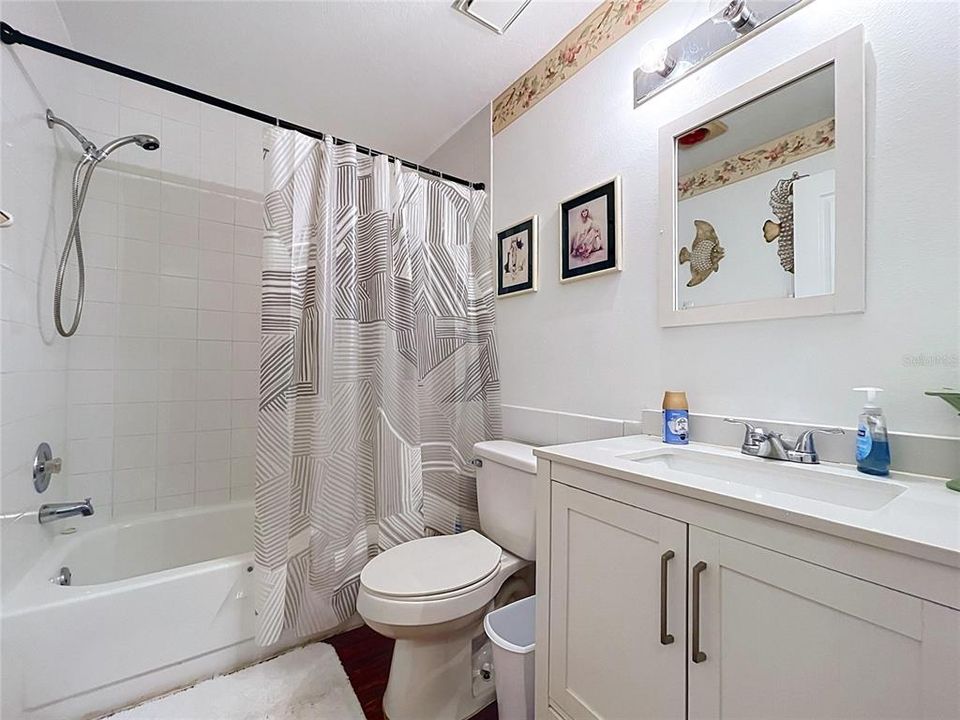 For Sale: $215,000 (2 beds, 2 baths, 1026 Square Feet)
