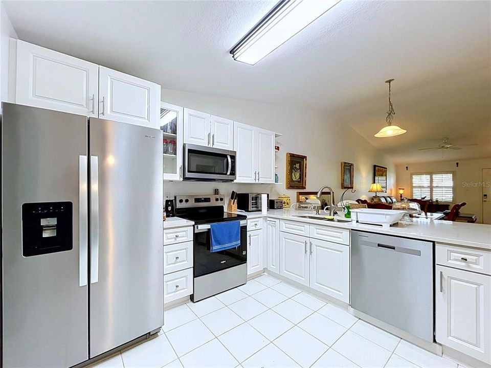 For Sale: $215,000 (2 beds, 2 baths, 1026 Square Feet)