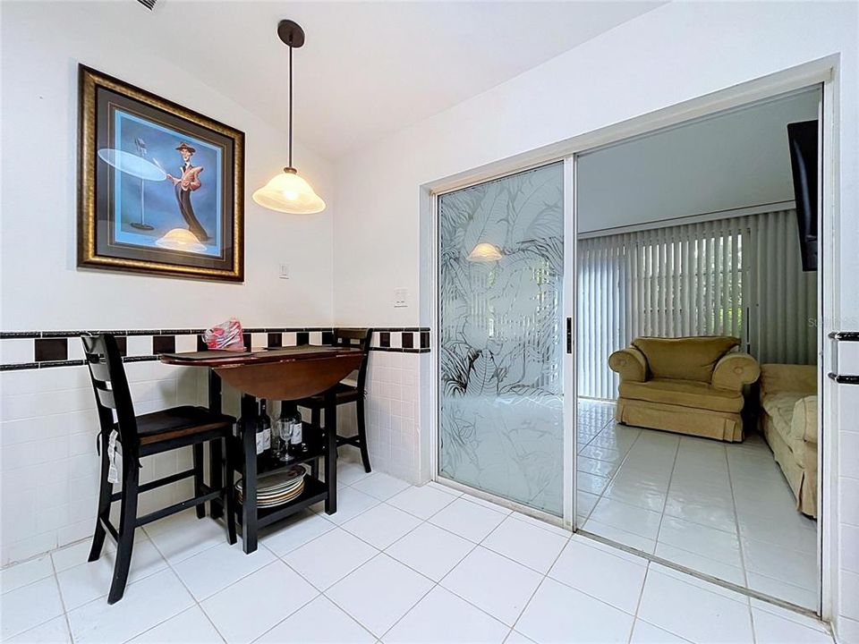 For Sale: $215,000 (2 beds, 2 baths, 1026 Square Feet)