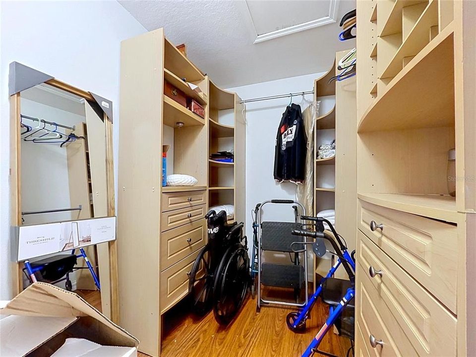 For Sale: $215,000 (2 beds, 2 baths, 1026 Square Feet)