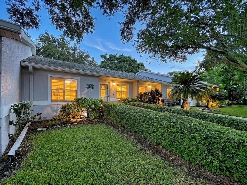 For Sale: $215,000 (2 beds, 2 baths, 1026 Square Feet)