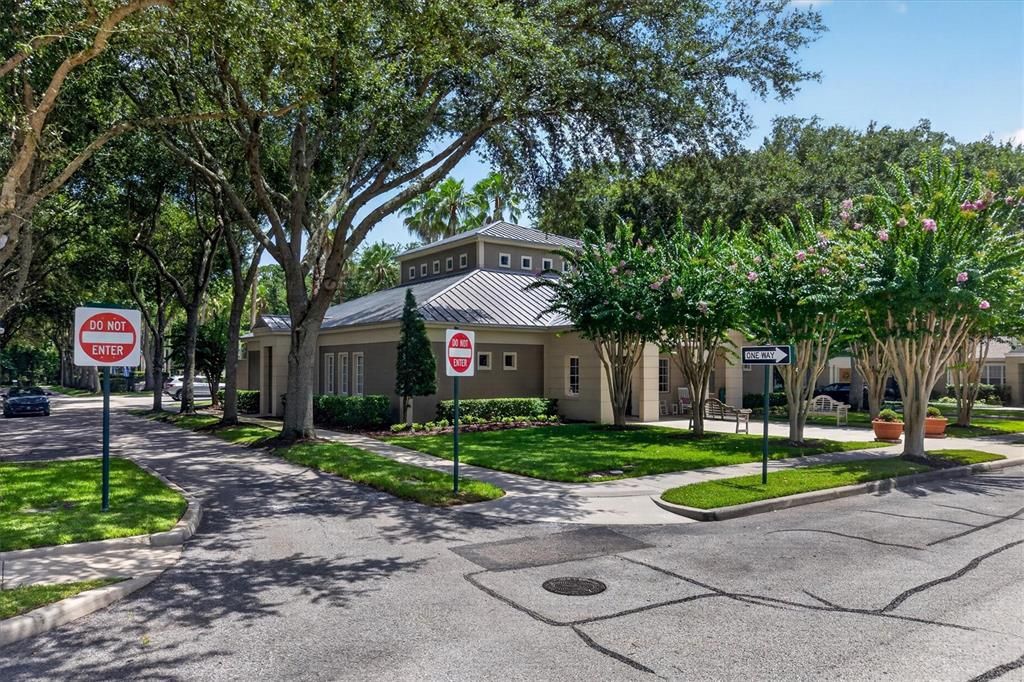 For Sale: $300,000 (1 beds, 1 baths, 1057 Square Feet)