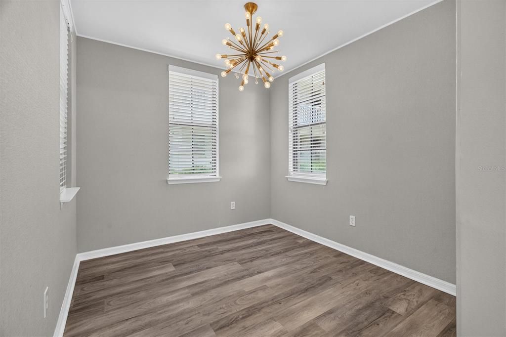 For Sale: $300,000 (1 beds, 1 baths, 1057 Square Feet)