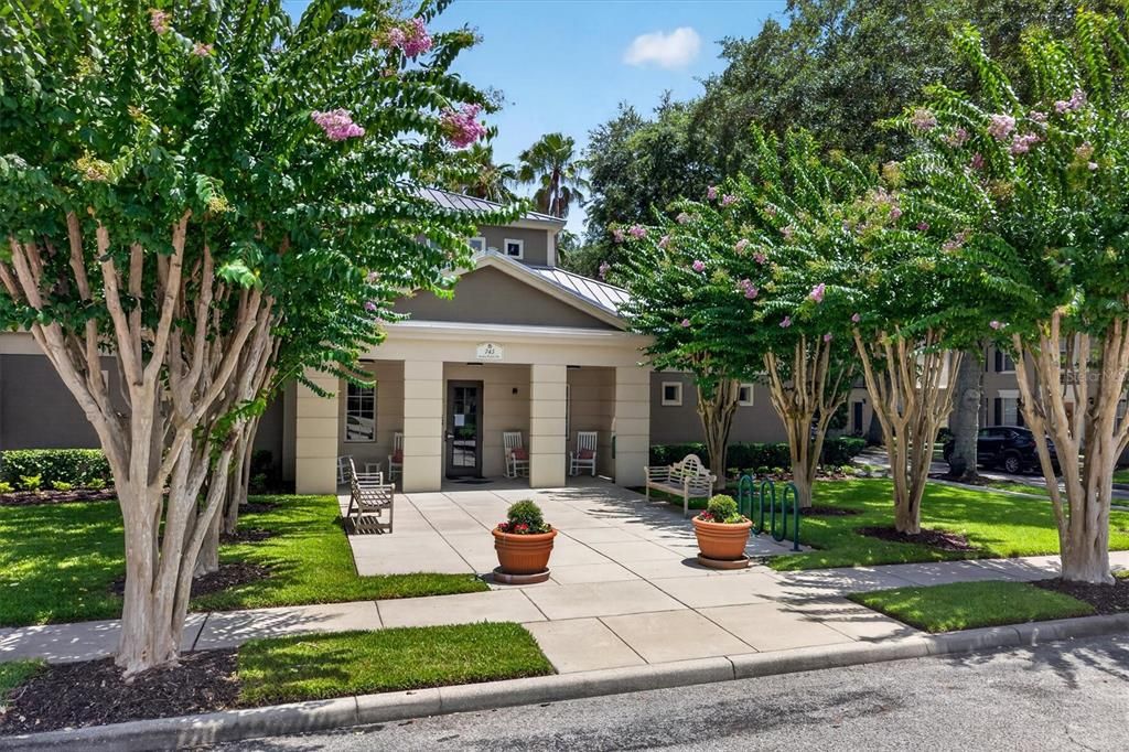 For Sale: $300,000 (1 beds, 1 baths, 1057 Square Feet)