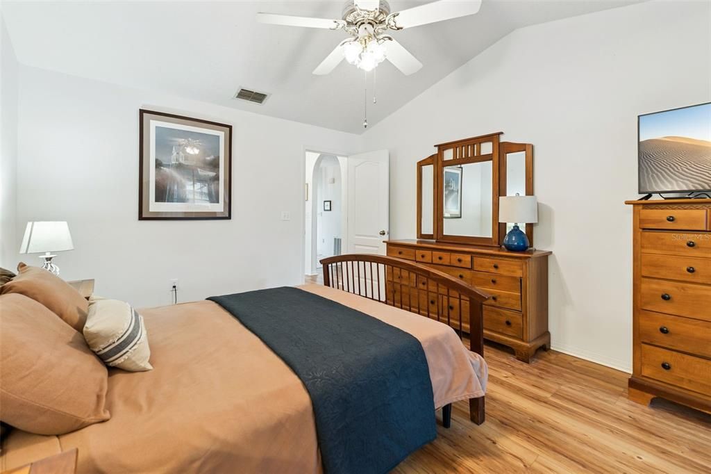 En Venta: $279,000 (2 camas, 2 baños, 1724 Pies cuadrados)