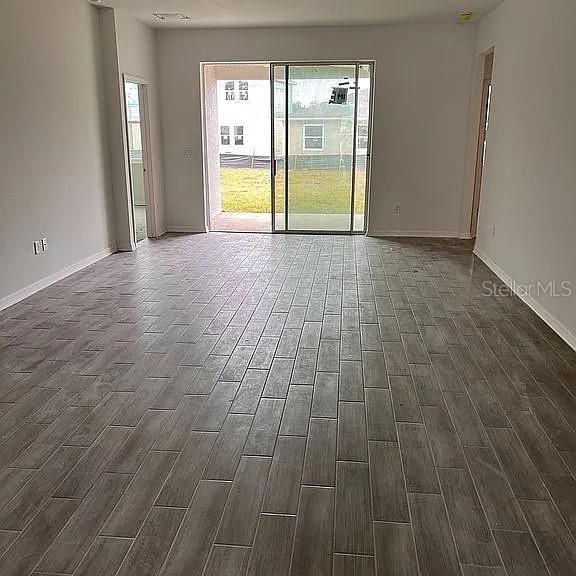 На продажу: $400,000 (4 спален, 3 ванн, 2109 Квадратных фут)