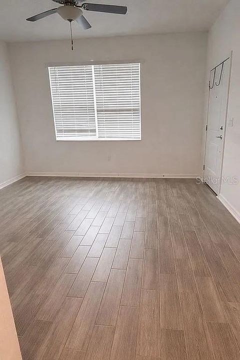 На продажу: $400,000 (4 спален, 3 ванн, 2109 Квадратных фут)