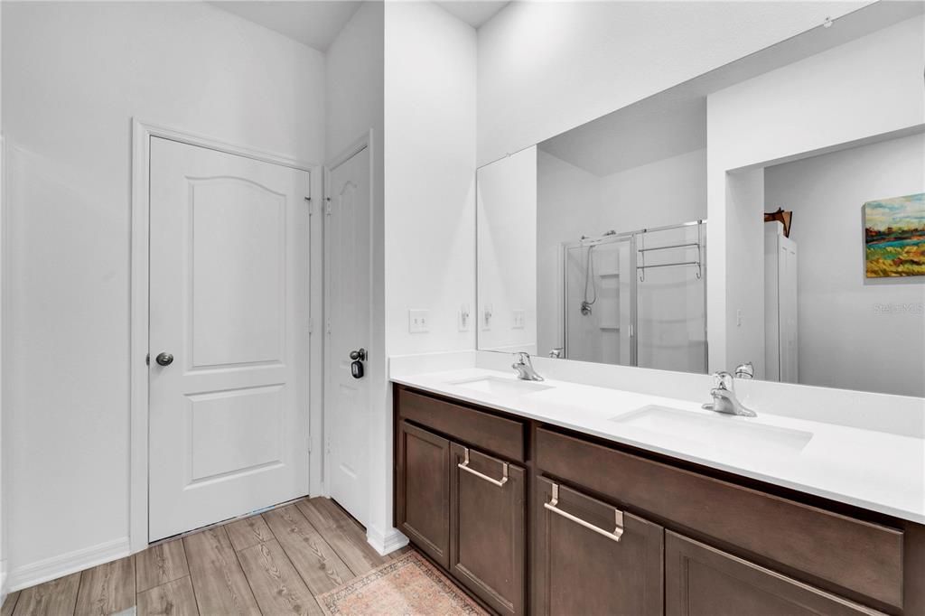 For Sale: $320,000 (3 beds, 2 baths, 1747 Square Feet)