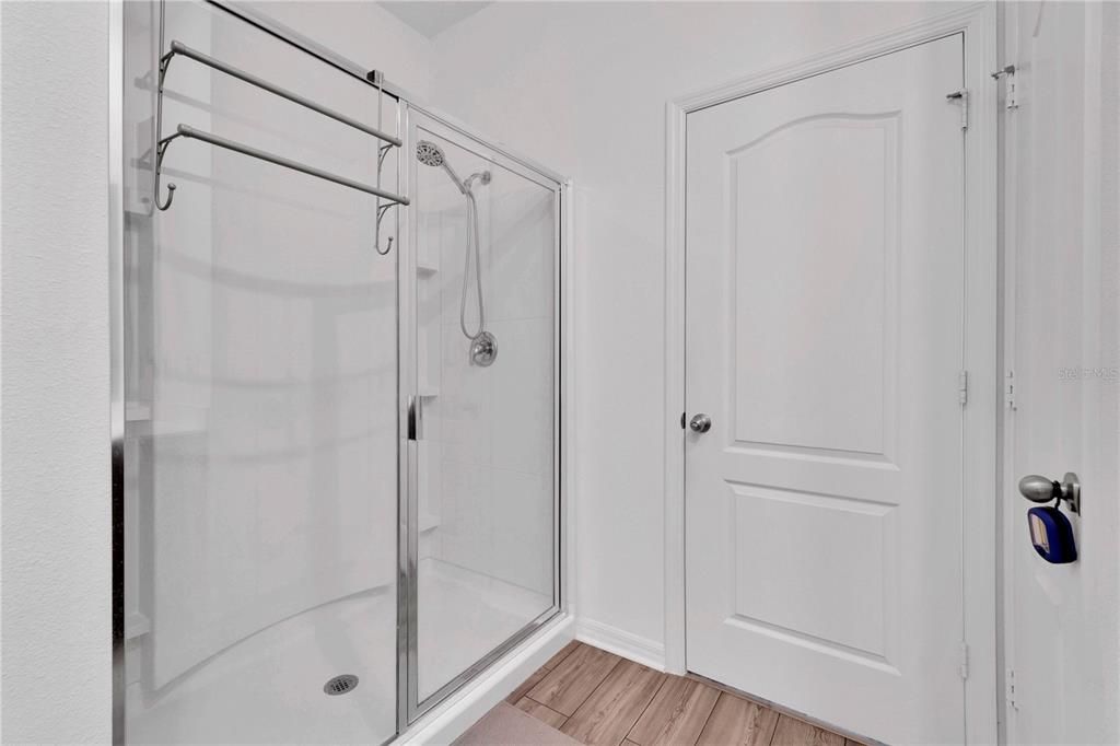 For Sale: $320,000 (3 beds, 2 baths, 1747 Square Feet)