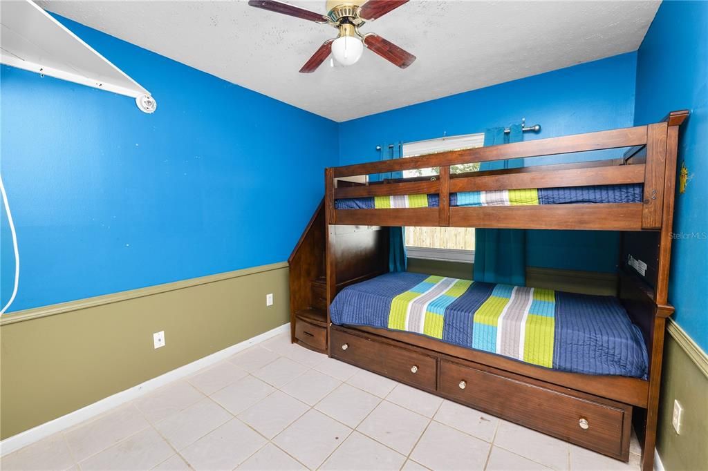 For Sale: $325,000 (3 beds, 2 baths, 1235 Square Feet)