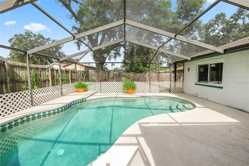 For Sale: $325,000 (3 beds, 2 baths, 1235 Square Feet)