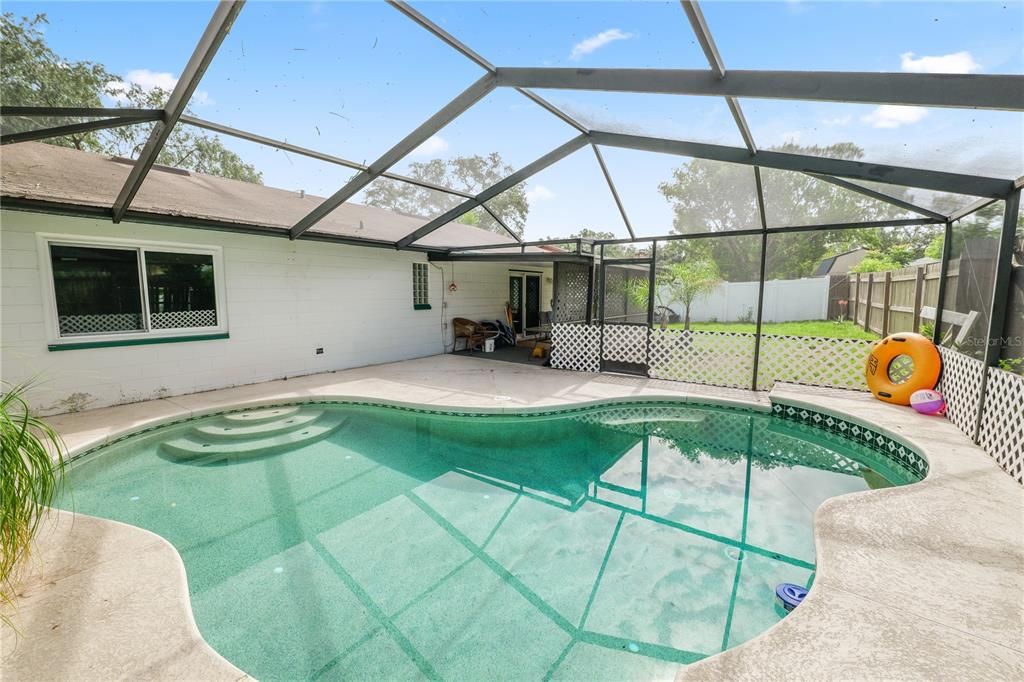 For Sale: $325,000 (3 beds, 2 baths, 1235 Square Feet)
