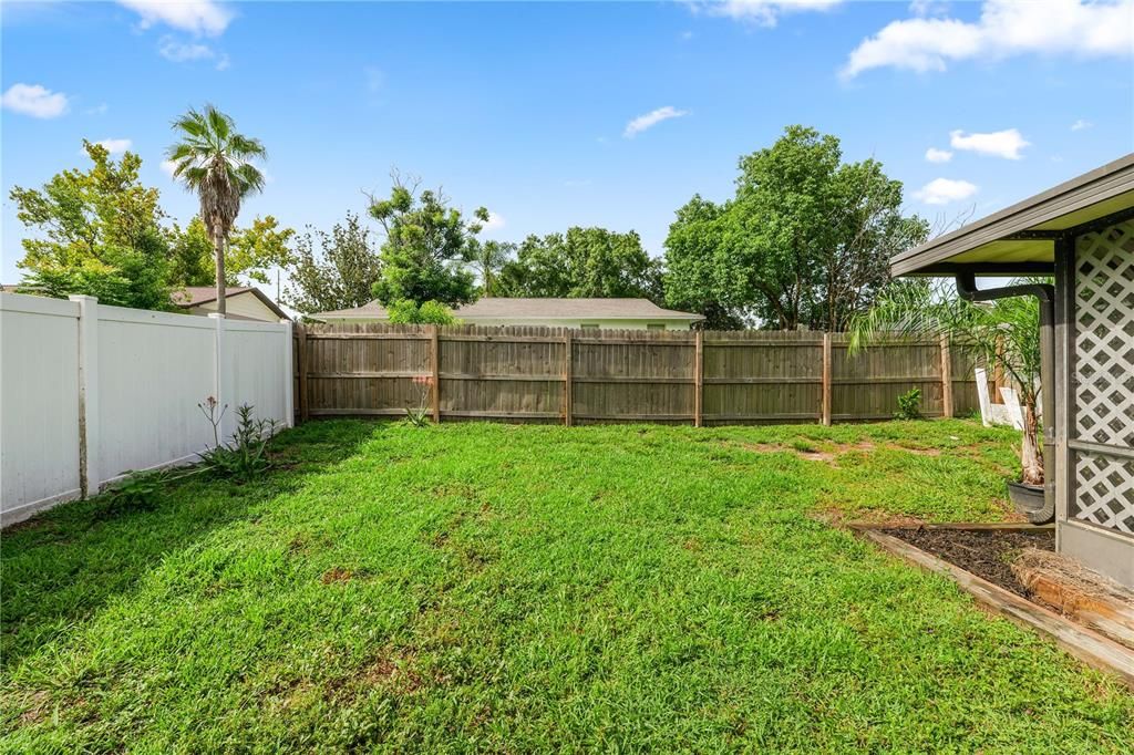 For Sale: $325,000 (3 beds, 2 baths, 1235 Square Feet)