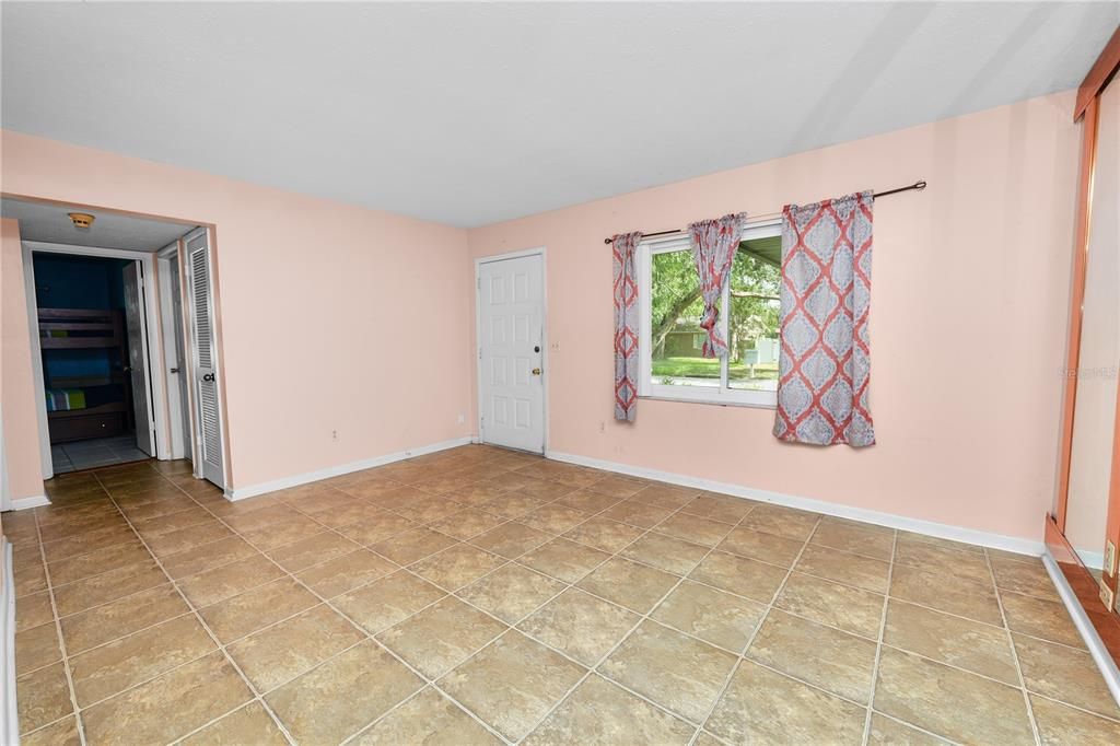 For Sale: $325,000 (3 beds, 2 baths, 1235 Square Feet)