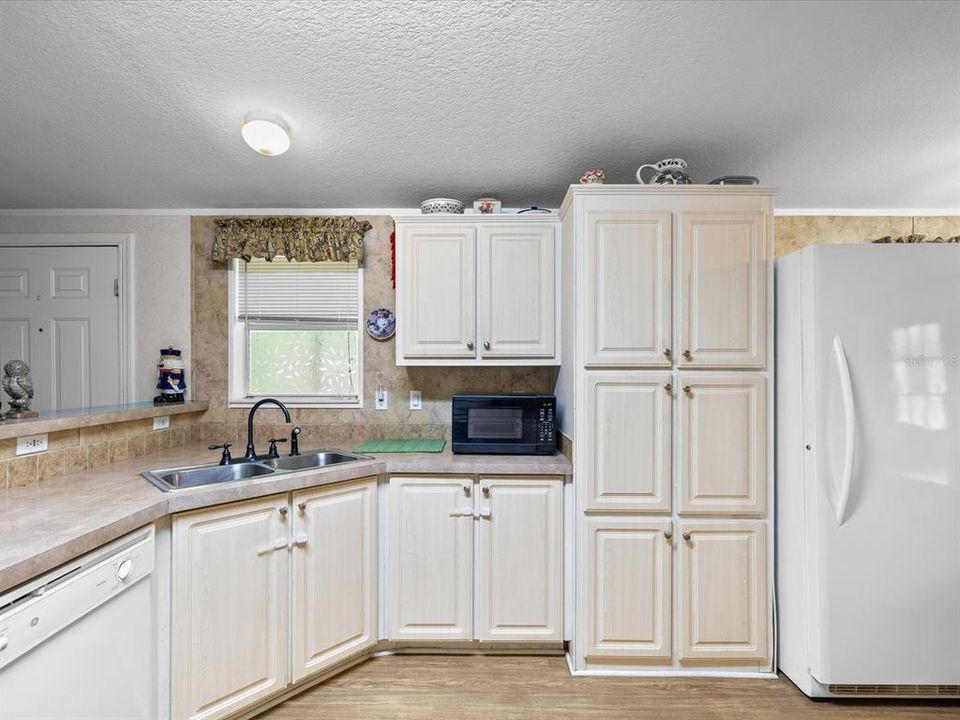 Activo con contrato: $315,000 (3 camas, 2 baños, 1296 Pies cuadrados)