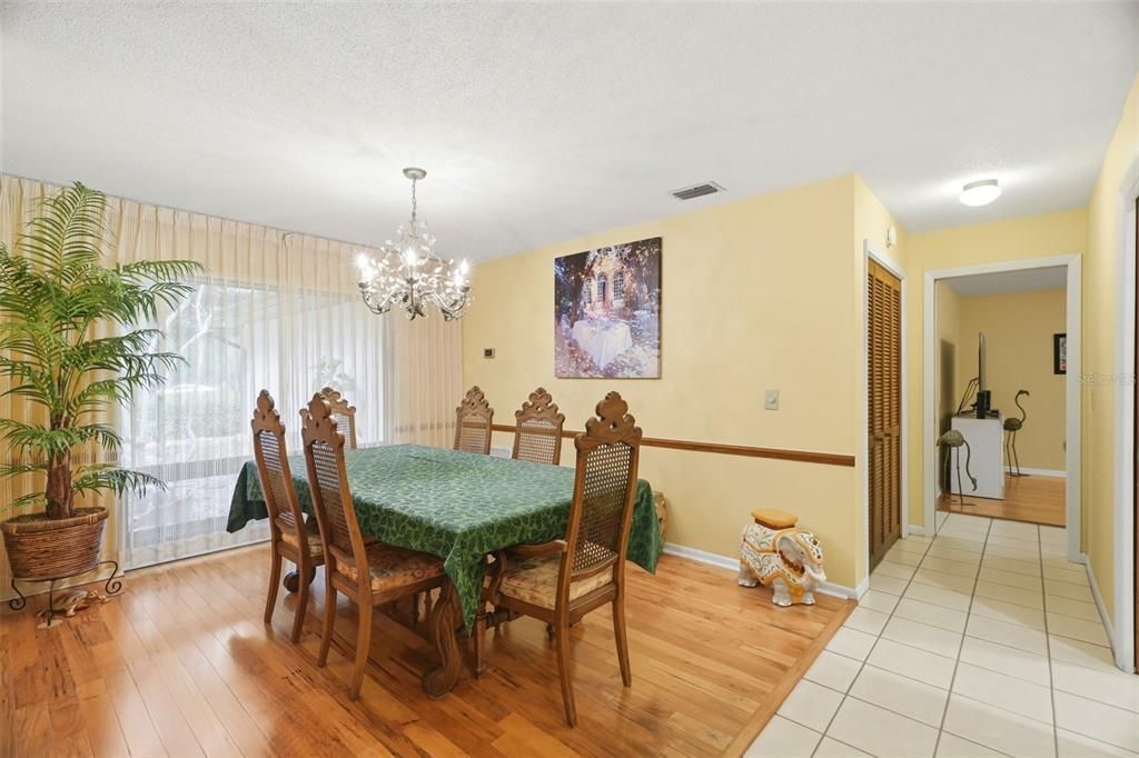 En Venta: $740,000 (4 camas, 2 baños, 2444 Pies cuadrados)