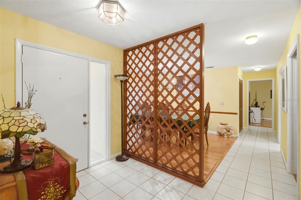En Venta: $740,000 (4 camas, 2 baños, 2444 Pies cuadrados)