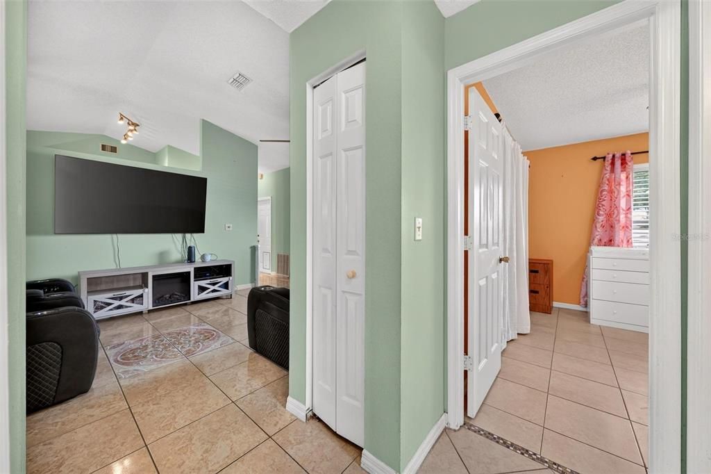 Active With Contract: $200,000 (3 beds, 2 baths, 1314 Square Feet)