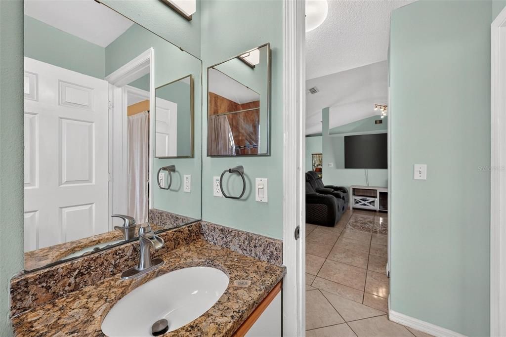 Active With Contract: $200,000 (3 beds, 2 baths, 1314 Square Feet)