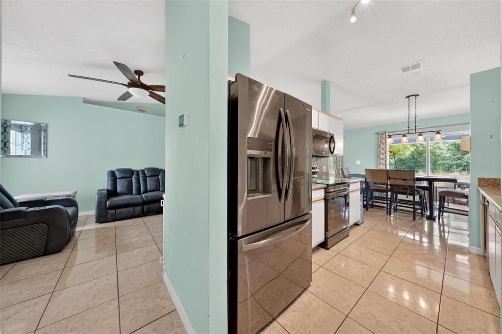Active With Contract: $200,000 (3 beds, 2 baths, 1314 Square Feet)