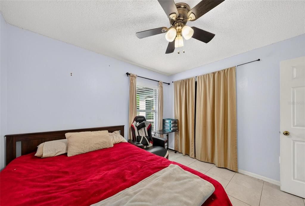 Active With Contract: $200,000 (3 beds, 2 baths, 1314 Square Feet)