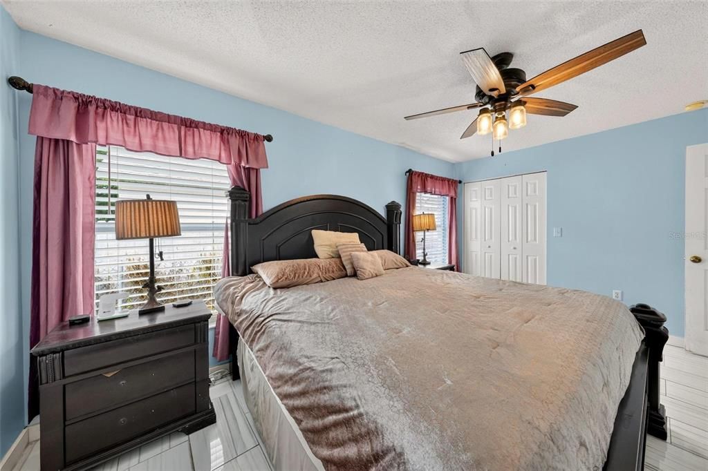 Active With Contract: $200,000 (3 beds, 2 baths, 1314 Square Feet)