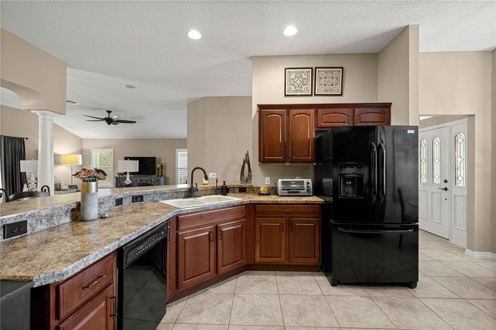 En Venta: $549,000 (3 camas, 2 baños, 1953 Pies cuadrados)