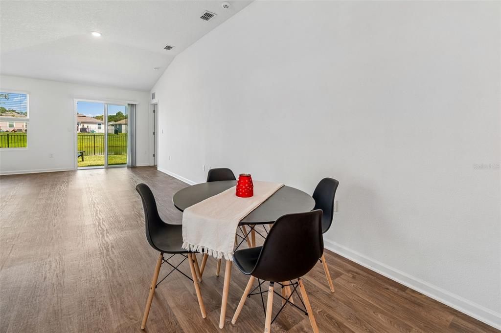 En Venta: $350,000 (3 camas, 2 baños, 1669 Pies cuadrados)