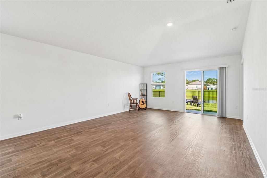 En Venta: $350,000 (3 camas, 2 baños, 1669 Pies cuadrados)