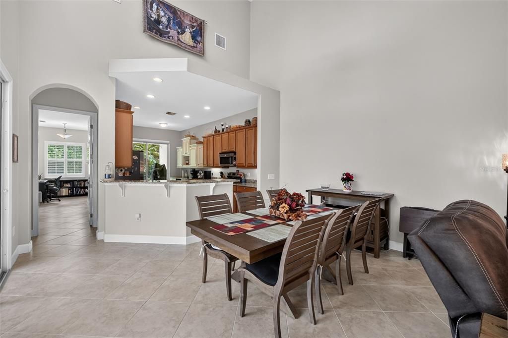 En Venta: $460,000 (3 camas, 2 baños, 2451 Pies cuadrados)