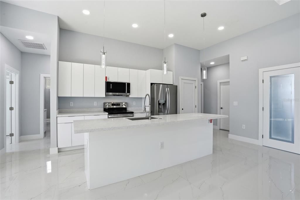 На продажу: $345,000 (3 спален, 2 ванн, 1717 Квадратных фут)