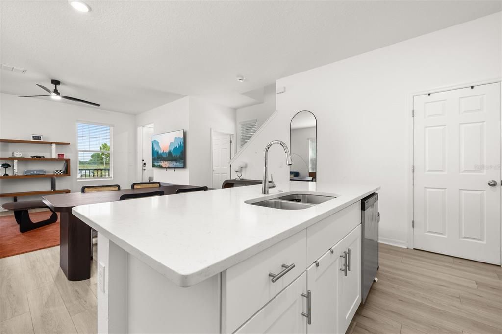 For Sale: $380,000 (3 beds, 2 baths, 1784 Square Feet)