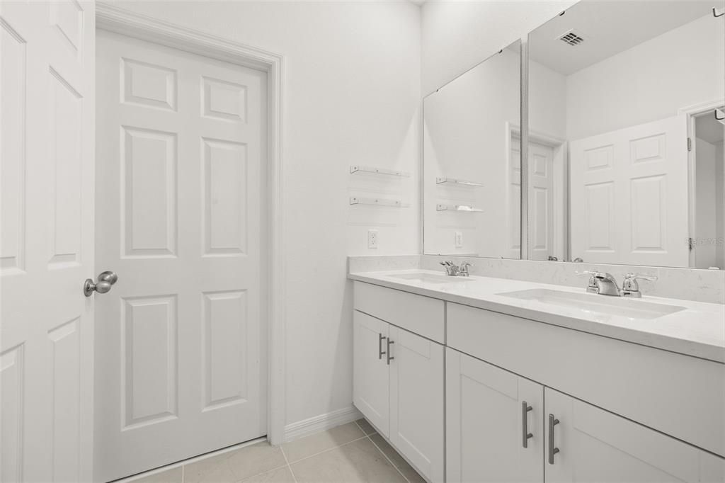 For Sale: $380,000 (3 beds, 2 baths, 1784 Square Feet)