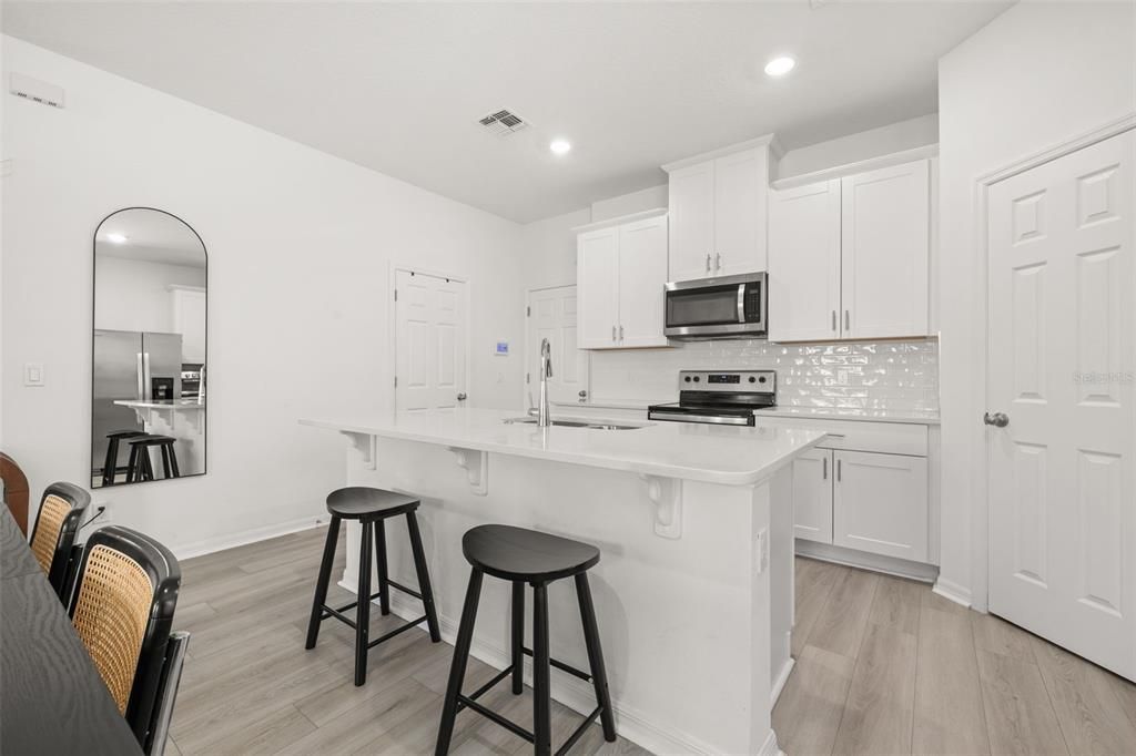 For Sale: $380,000 (3 beds, 2 baths, 1784 Square Feet)