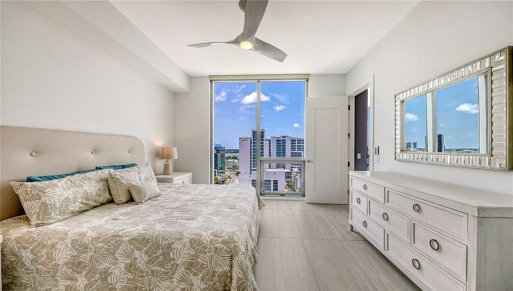 For Sale: $1,499,000 (2 beds, 2 baths, 1578 Square Feet)