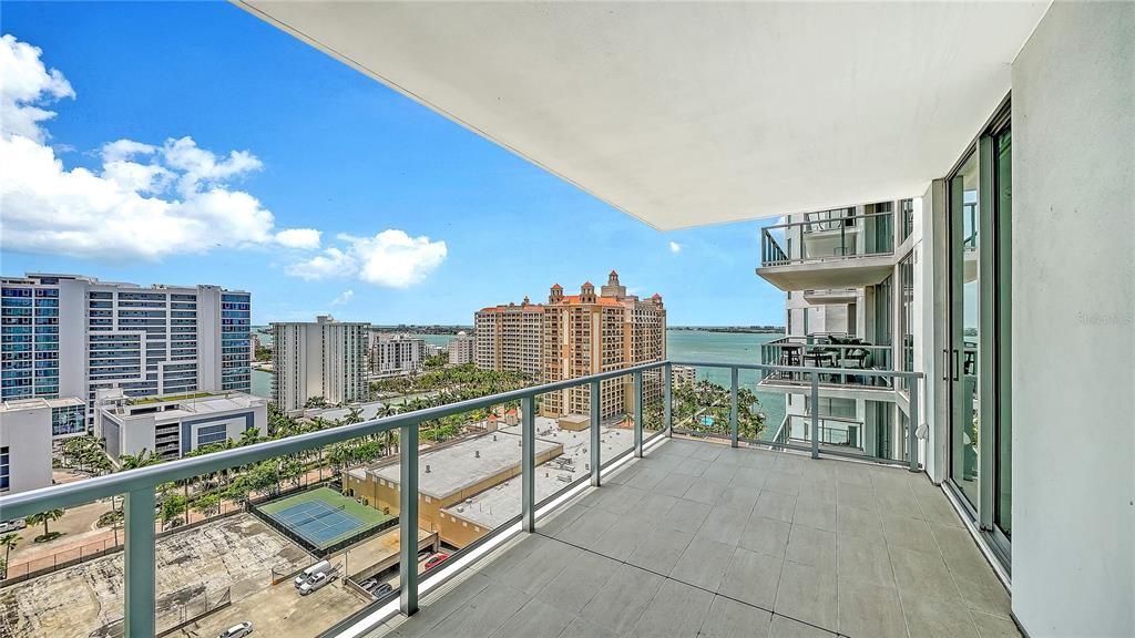 For Sale: $1,499,000 (2 beds, 2 baths, 1578 Square Feet)
