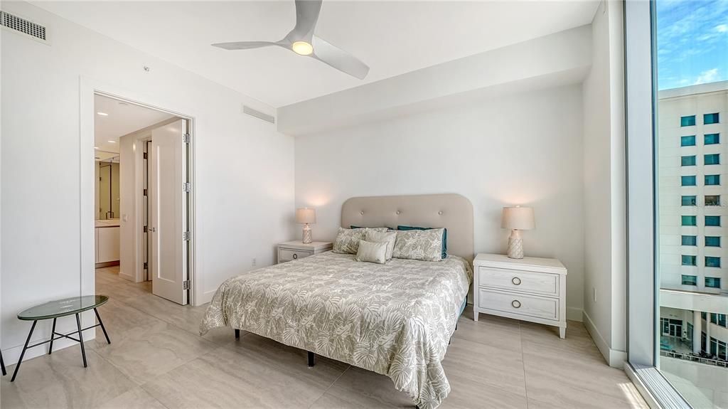 For Sale: $1,499,000 (2 beds, 2 baths, 1578 Square Feet)