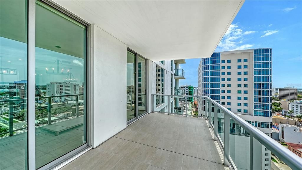 For Sale: $1,499,000 (2 beds, 2 baths, 1578 Square Feet)