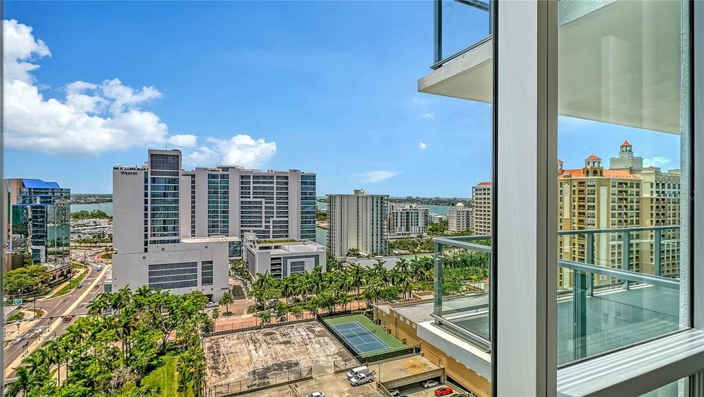 For Sale: $1,499,000 (2 beds, 2 baths, 1578 Square Feet)